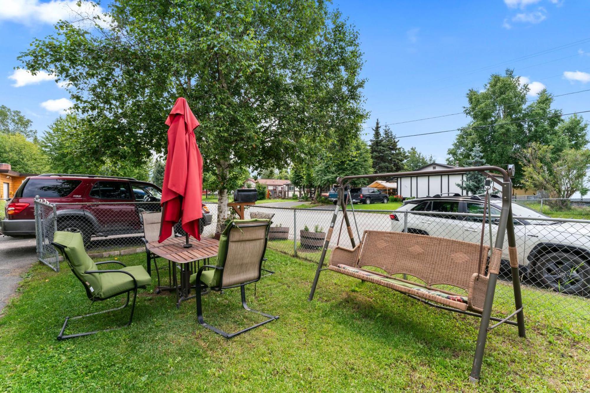 Compact But Cozy Too Hotel Anchorage Exterior photo
